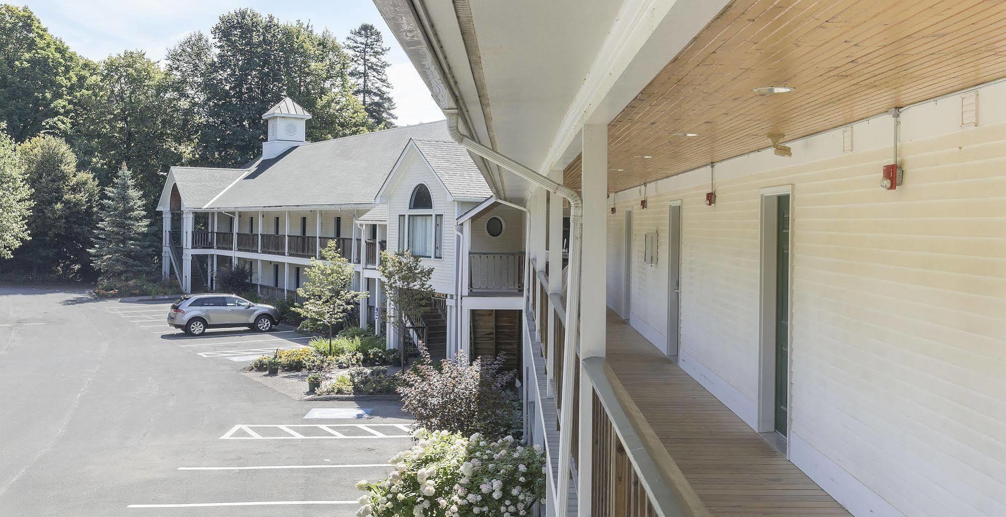 Fairbanks Inn Saint Johnsbury Exterior photo